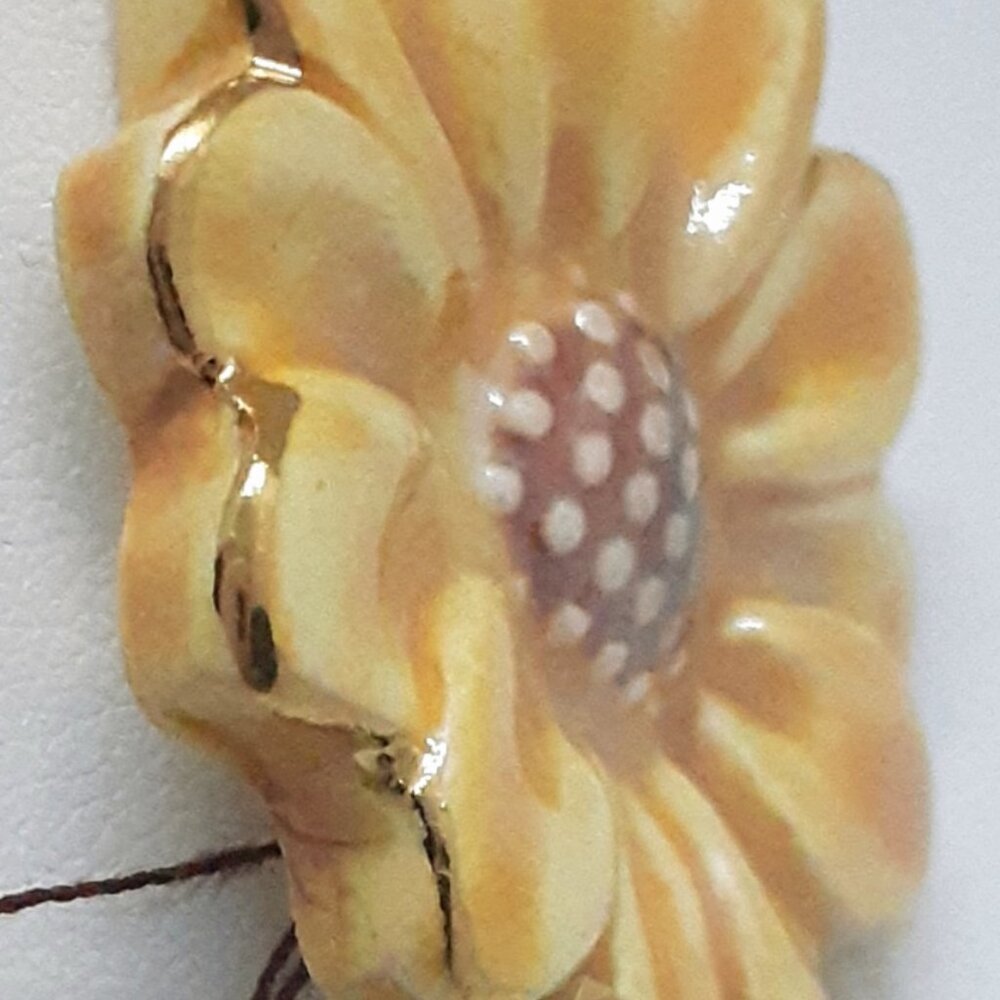 Sunflower Festival!! NEW Collectable Art to Wear Yellow Sunflower Pin - Picture 8 of 10